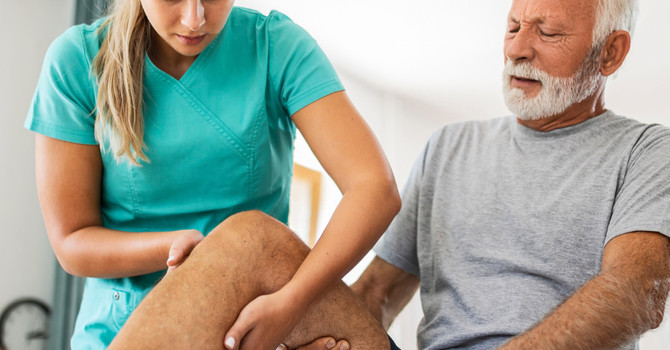 Worried About Knee Arthritis? Here’s How to Relieve Knee Pain Naturally 