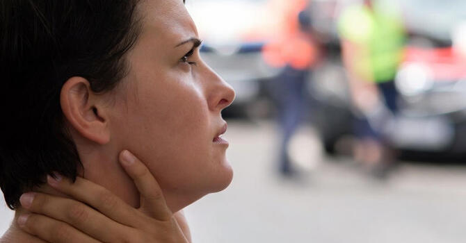 Whiplash from Car Accidents: Spot the Signs & Start Eugene Chiropractic Recovery Right image
